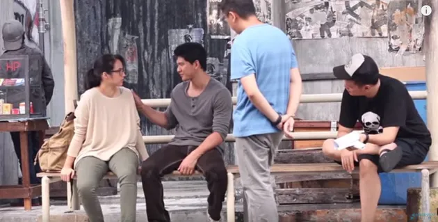 Foto Behind The Scene Film Headshot Ini Ungkap Hal Menarik Kapanlagi Com Tidak semua lagu bagus menurut orang baik untuk anda, juga film. foto behind the scene film headshot