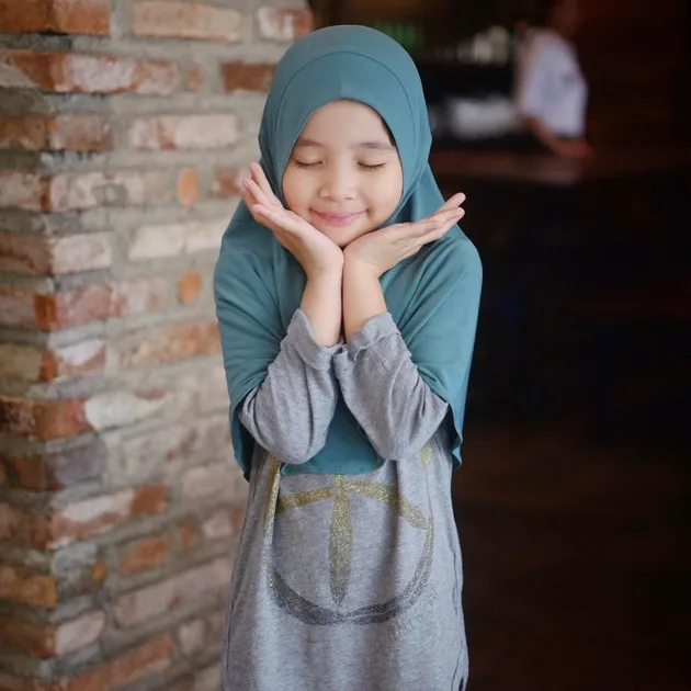 Anak Zaskia Adya Mecca Berjilbab