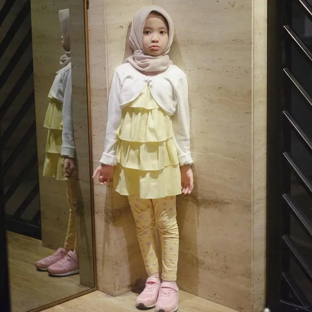Anak Zaskia Adya Mecca Berjilbab