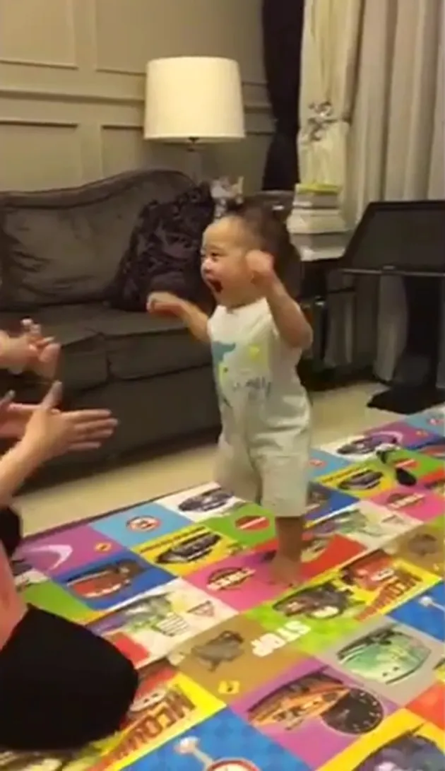 Rafathar Belajar Jalan