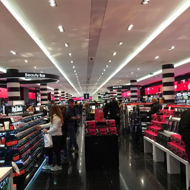 Belanja Make-Up Mewah Riana Rara Kalsum