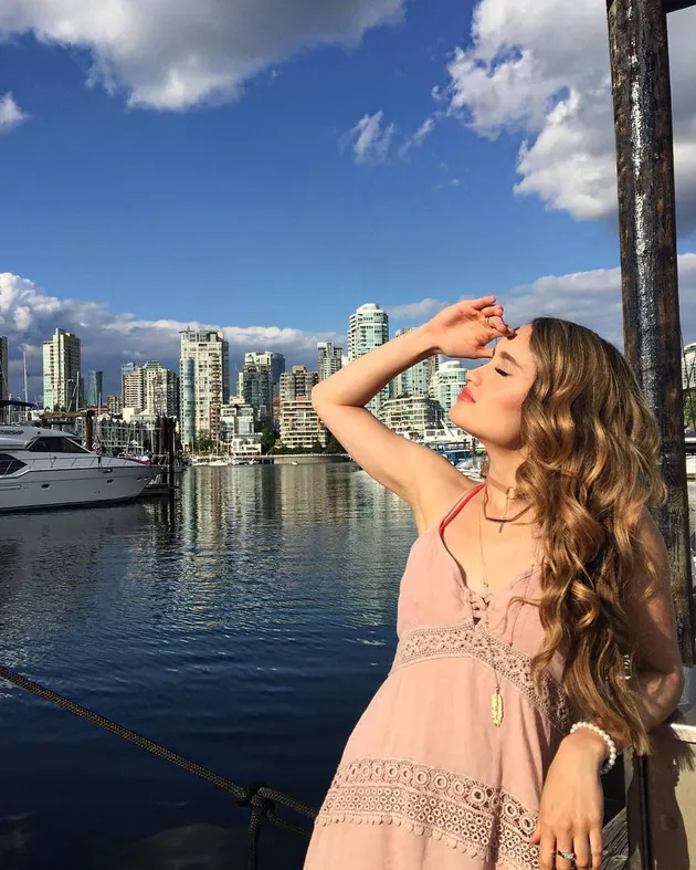 Cinta Laura