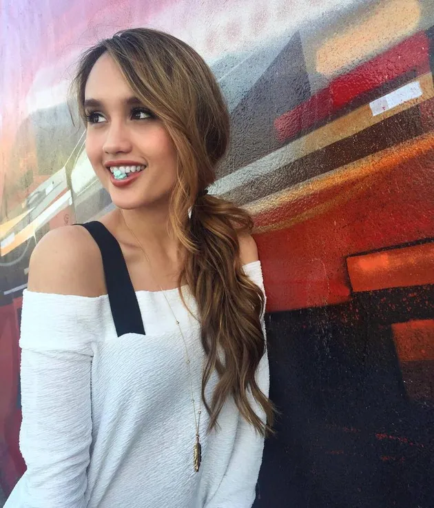 Cinta Laura