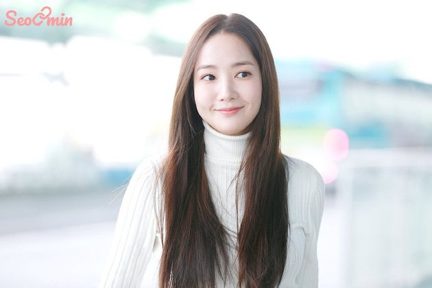 PHOTO: Departing to China, Park Min Young's Elegant Airport Fashion & as Beautiful as an Angel