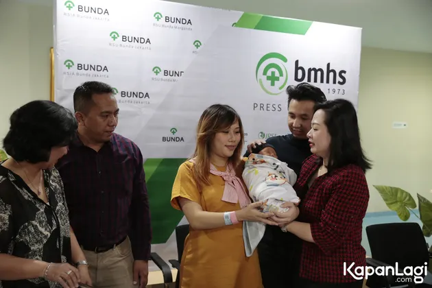 Cherly Juno Melahirkan