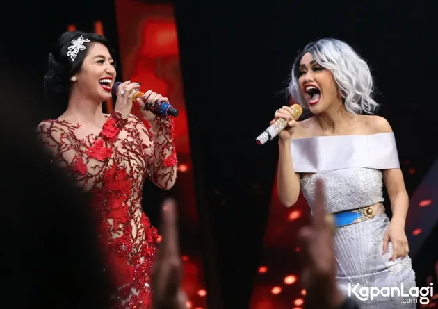 Julia Perez - Dewi Perssik