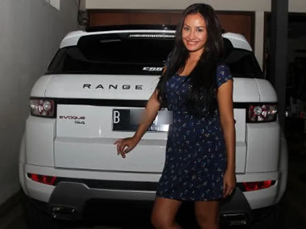 mobil selebritis, mobil mewah selebritis