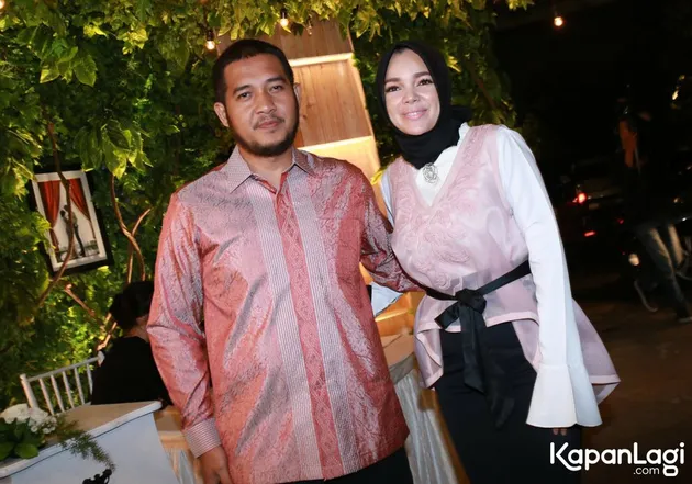 Dewi Sandra di Pernikahan Rinni &amp; Jevin