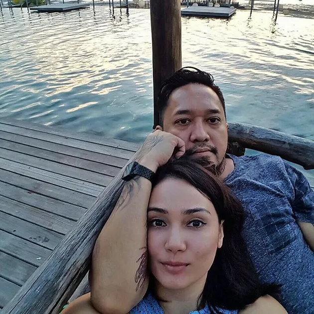 Feby Febiola & Suami Makin Mesra