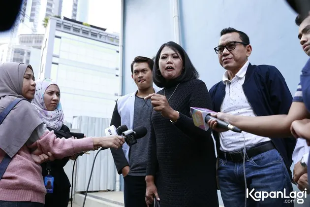 Elly Sugigi - Tessa Mariska