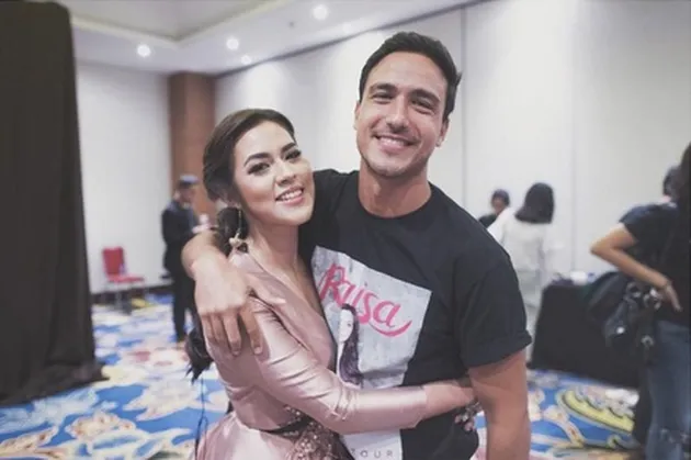 Raisa &amp; Hamish Daud
