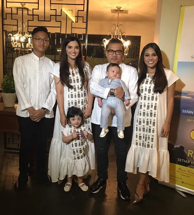 Buka Bersama Keluarga Anang Ashanty