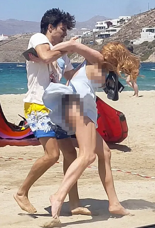 Aksi Kasar Tunangan Lindsay Lohan