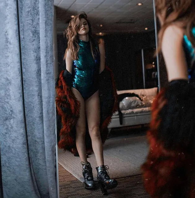 Kostum Selena Gomez