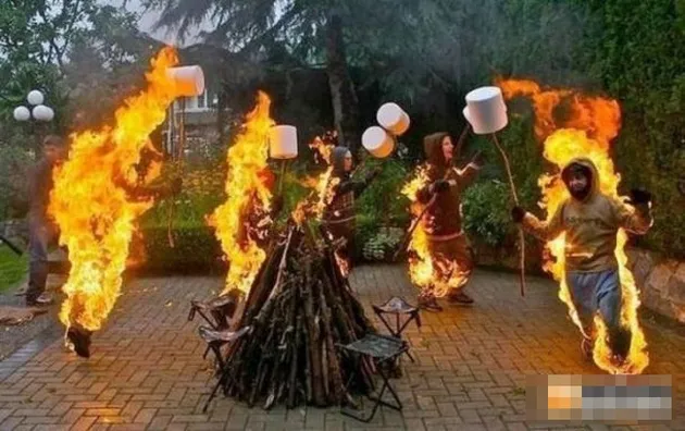 Perilaku Gila Orang-Orang di Bumi