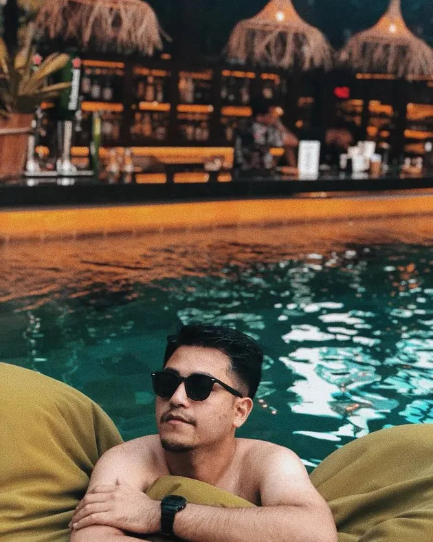 Rizky Alatas bulan madu
