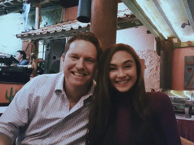 FOTO: CAITLIN HALDERMAN, SI CANTIK 'PASANGAN' BARU JEFRI 