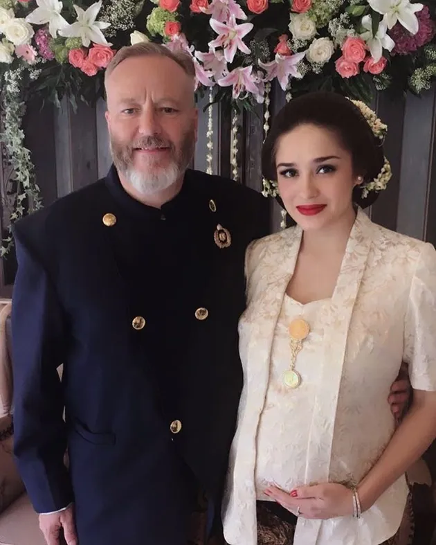 Foto Kehamilan Yasmie Wildblood