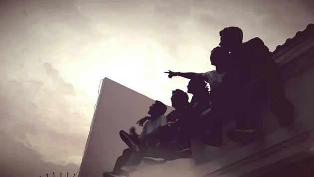 FOTO Canda Tawa! Keseruan Pemain ANAK SEKOLAHAN di Lokasi Syuting