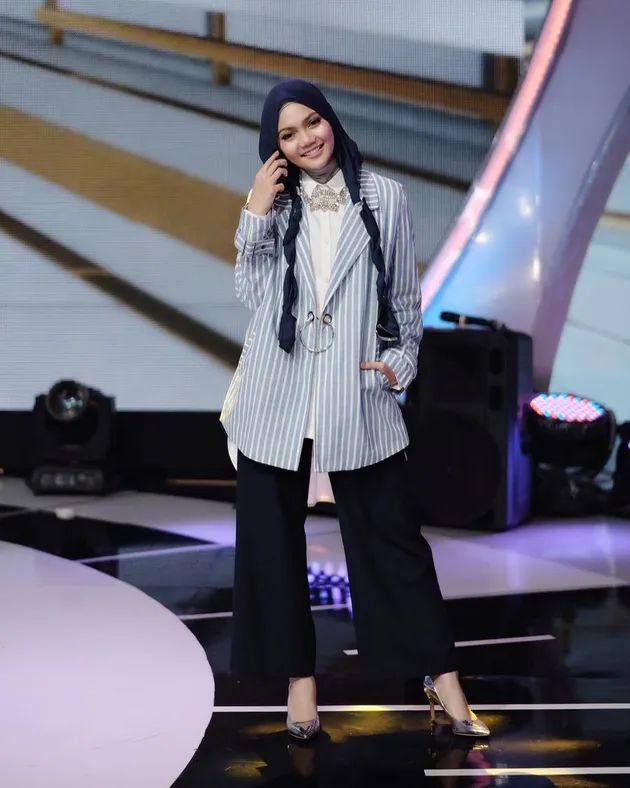 Style Hijab Rina Nose