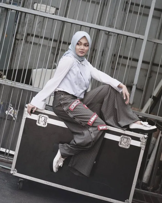 Style Hijab Rina Nose