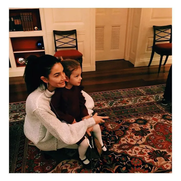 Hot Supermodel Moms