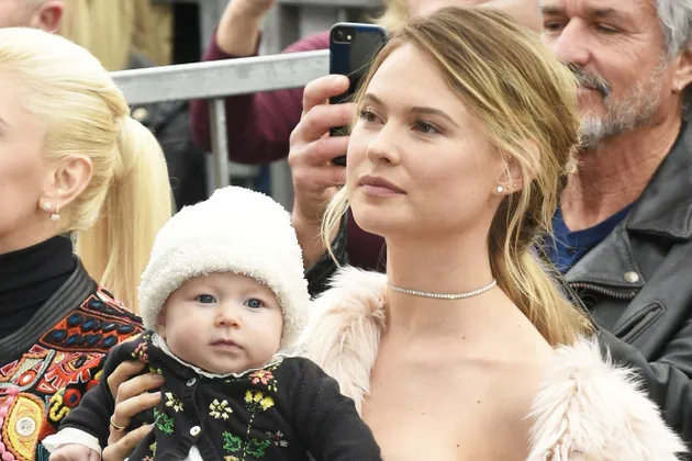 Hot Supermodel Moms