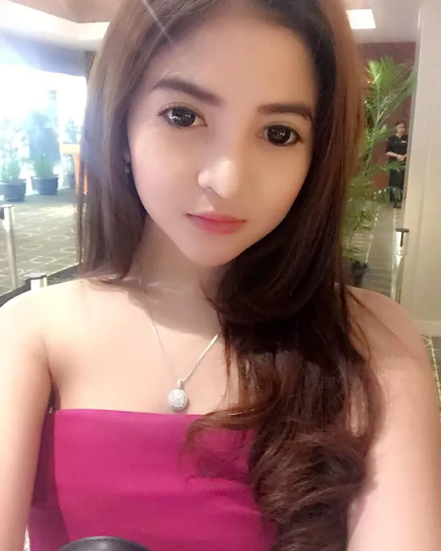 Aldira Chena - selebgram cantik