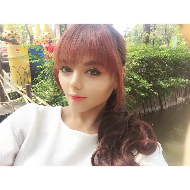 Anna Brethoniere - barbie hidup Indonesia