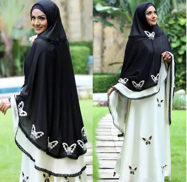 Artis Yang Dipuji Ketika Berhijab