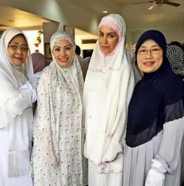 Artis Yang Dipuji Ketika Berhijab