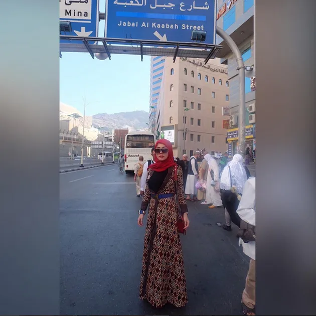 Bella Shofie Umrah di Akhir Tahun