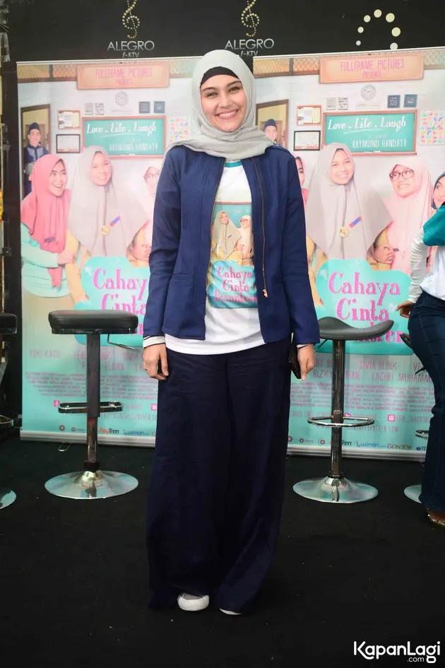 FOTO CANTIK BERHIJAB, INI PARA PEMAIN FILM CAHAYA CINTA 