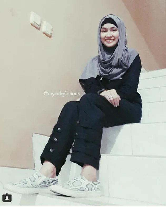 Aryani Fitriana Mantap Berhijab?