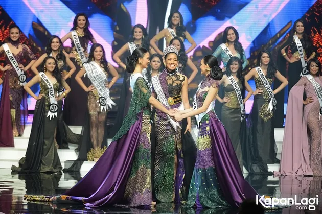 FOTO CANTIK KEZIA ROSLIN SAAT PAKAI MAHKOTA PUTERI 