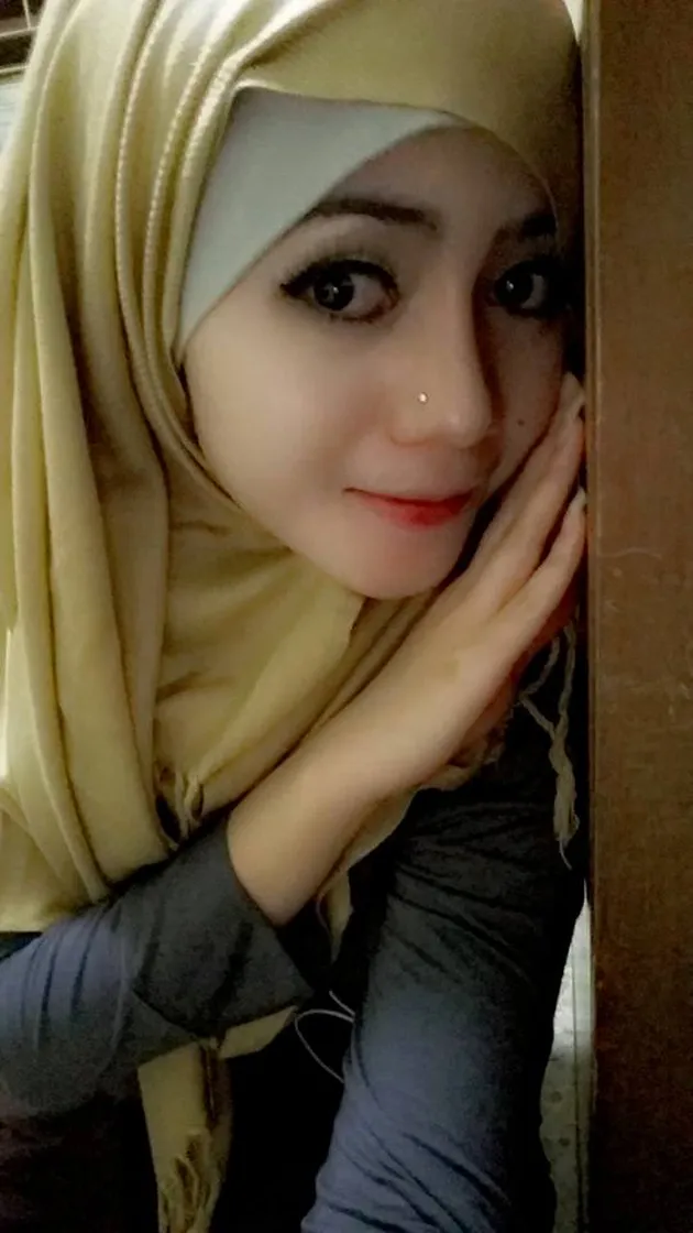 Nunik Ambarwati - ngulek sambel Sambalado centil