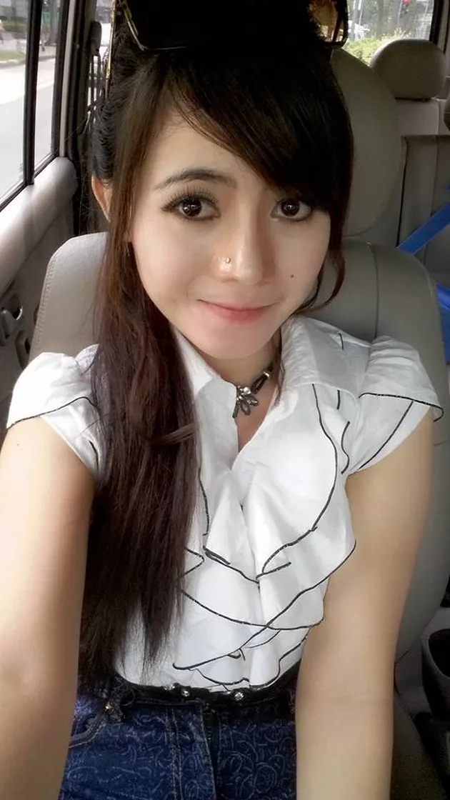 Nunik Ambarwati - ngulek sambel Sambalado centil