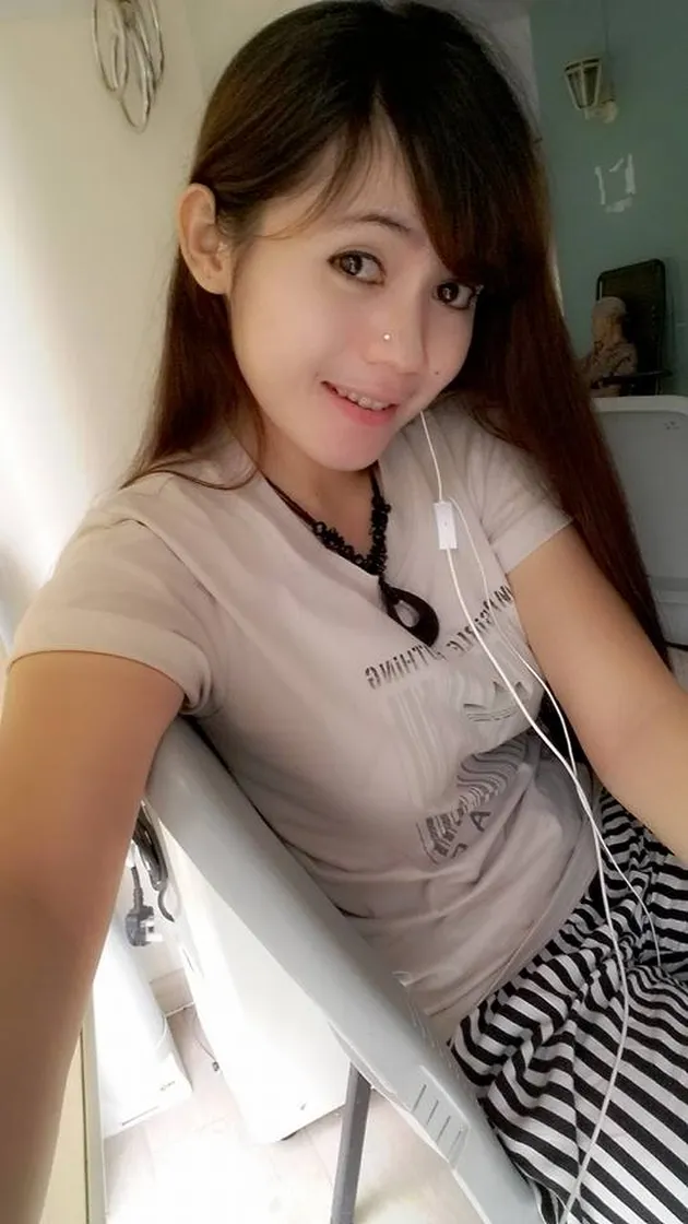 Nunik Ambarwati - ngulek sambel Sambalado centil