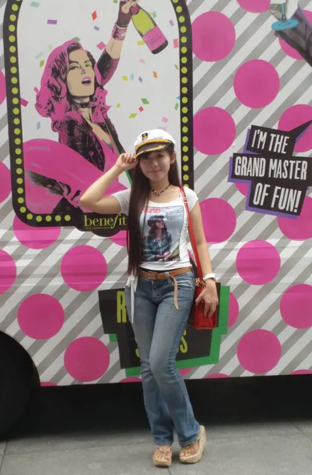 Nunik Ambarwati - ngulek sambel Sambalado centil