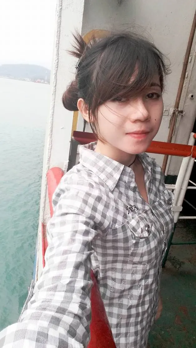 Nunik Ambarwati - ngulek sambel Sambalado centil