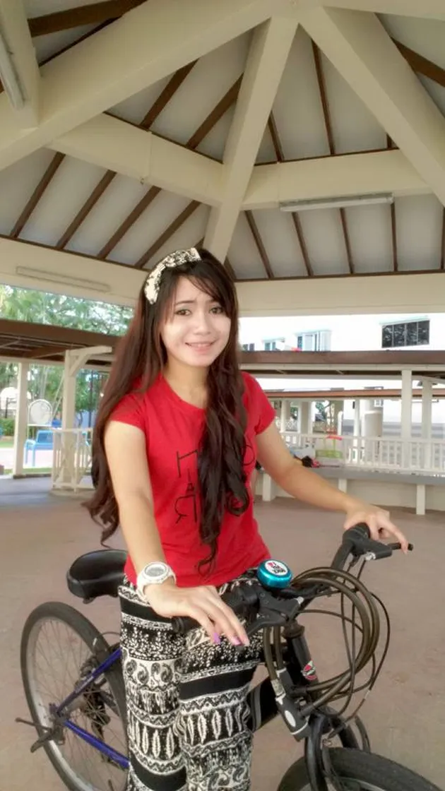 Nunik Ambarwati - ngulek sambel Sambalado centil