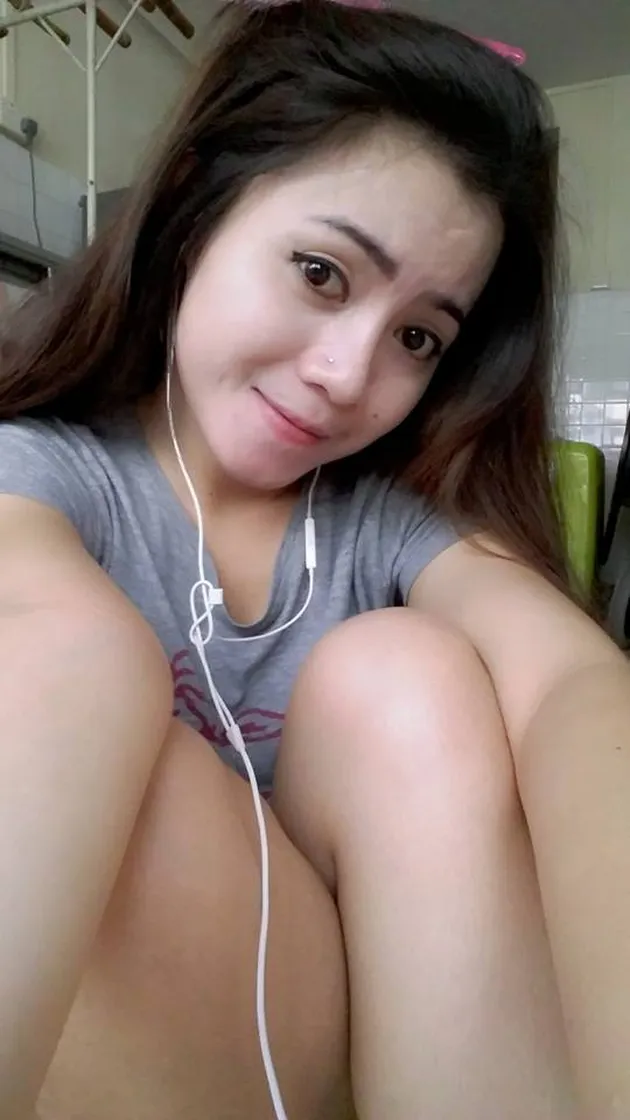 Nunik Ambarwati - ngulek sambel Sambalado centil