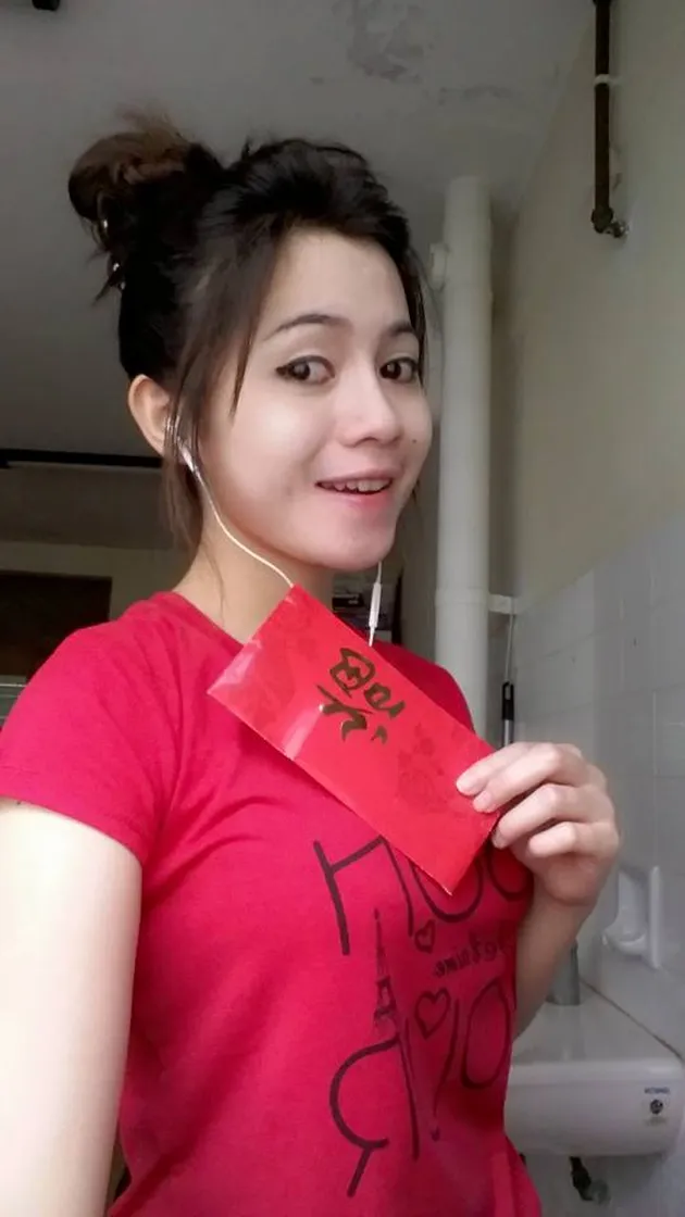 Nunik Ambarwati - ngulek sambel Sambalado centil