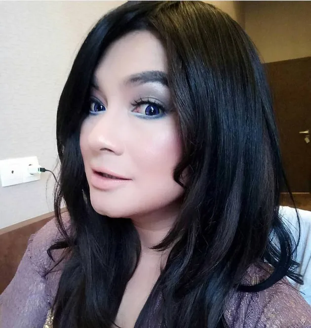 Whawin Lawra - sinden cantik asal Solo