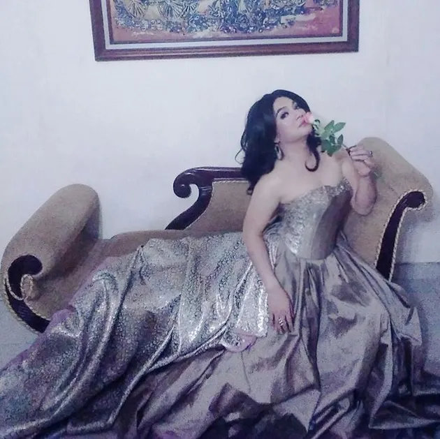 Whawin Lawra - sinden cantik asal Solo