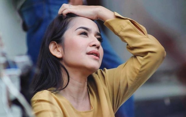 Risma Nilawati's Beautiful Photo, Former Wife of Ferry Maryadi, Like Siblings with Her Teenage Child and Now Dating a Rocker