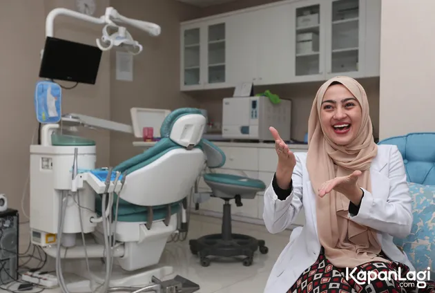 Sarah Gadrie - dokter gigi cantik