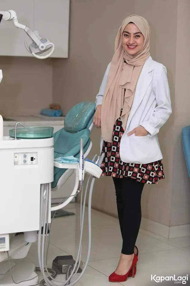 Sarah Gadrie - dokter gigi cantik