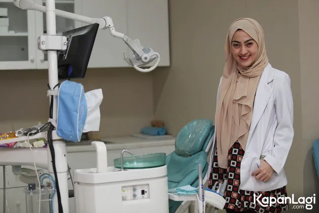 Sarah Gadrie - dokter gigi cantik