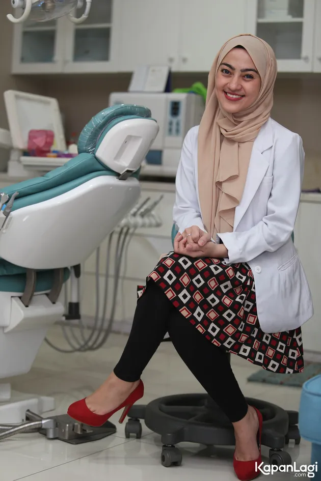 Sarah Gadrie - dokter gigi cantik